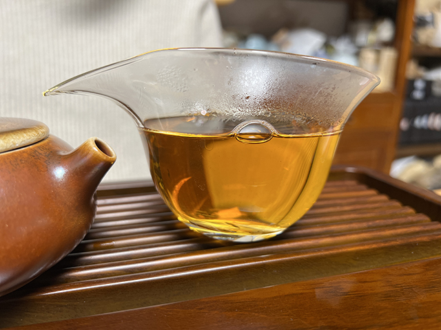 图为2007年老海塘古树普洱茶