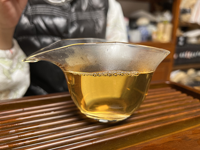 图为老乌山牌2008年古树茶