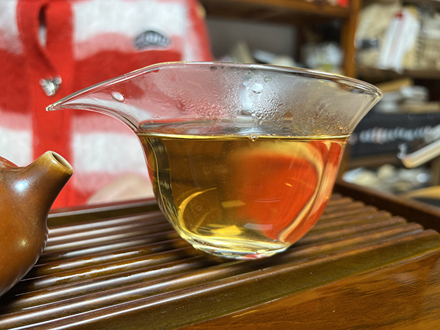 图为90年代大口中绿印青饼