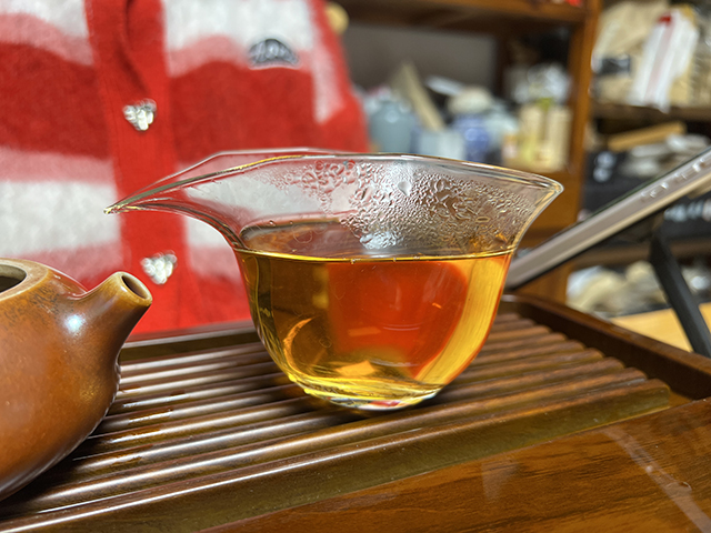 图为90年代大口中绿印青饼