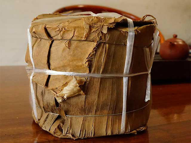 图为90年代大口中绿印青饼