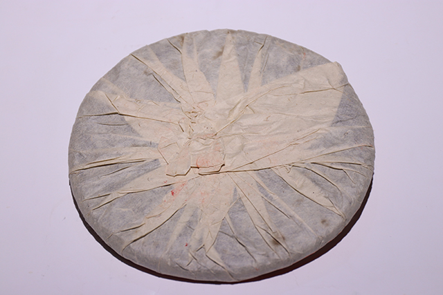 图为2003年易武正山高级红印青饼