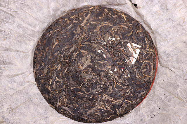 图为2003年易武正山高级红印青饼