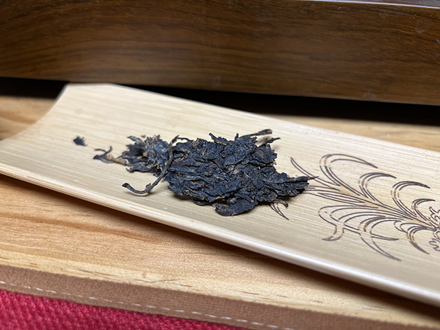 图为2003年易武正山高级红印青饼