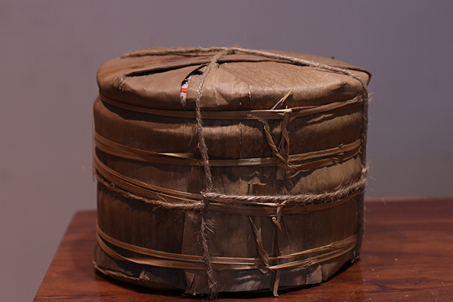 图为2003年易武正山高级红印青饼