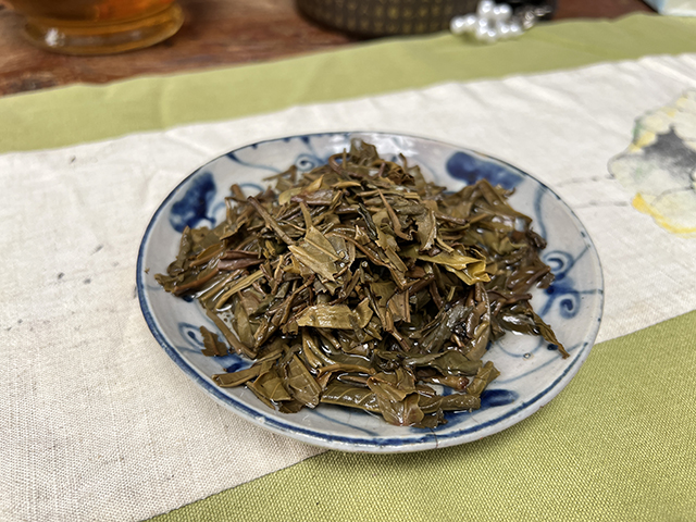 图为2006年601批5861大红印圆茶