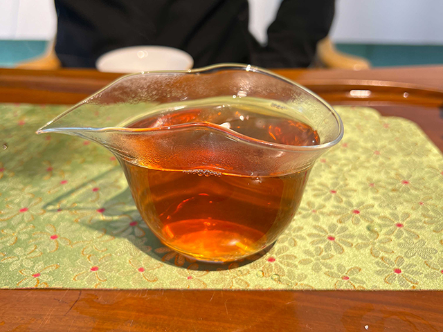 图为1993年7532水蓝印青饼