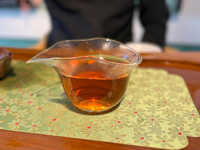 图为1993年7532水蓝印青饼