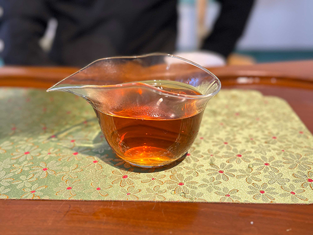 图为1993年7532水蓝印青饼