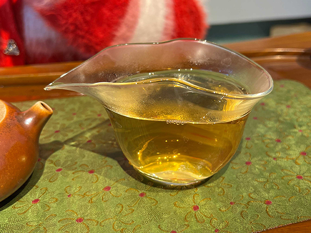 图为2004年班章王铁饼