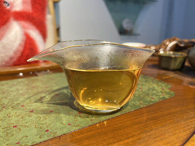 图为2004年班章王铁饼