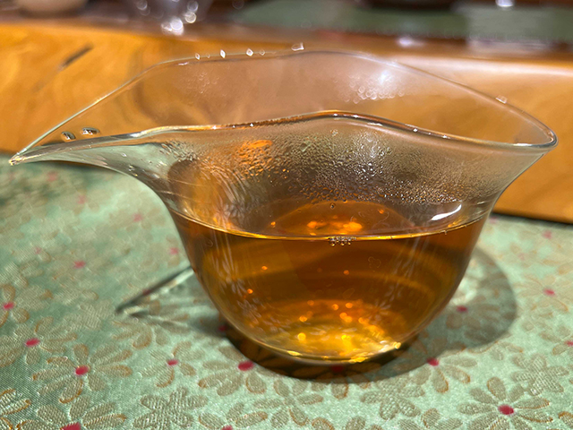 图为2004年班章王铁饼