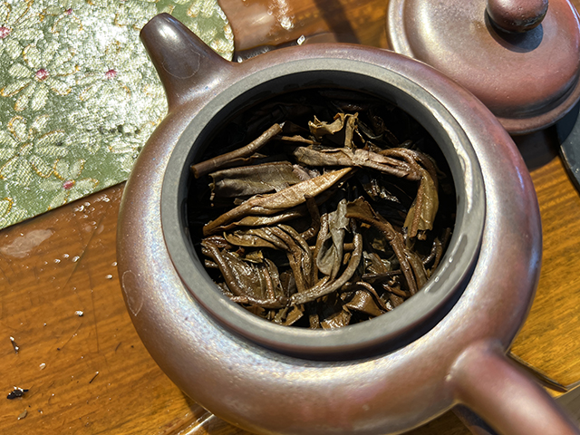 图为1999年9901大红印易武圆茶