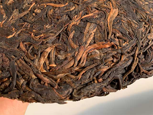 图为2003年易武正山绿大树青饼