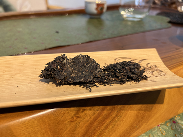 图为2003年易武正山绿大树青饼