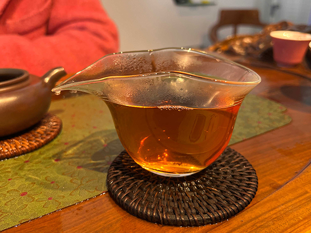 图为1999年甲级易武大绿印青饼