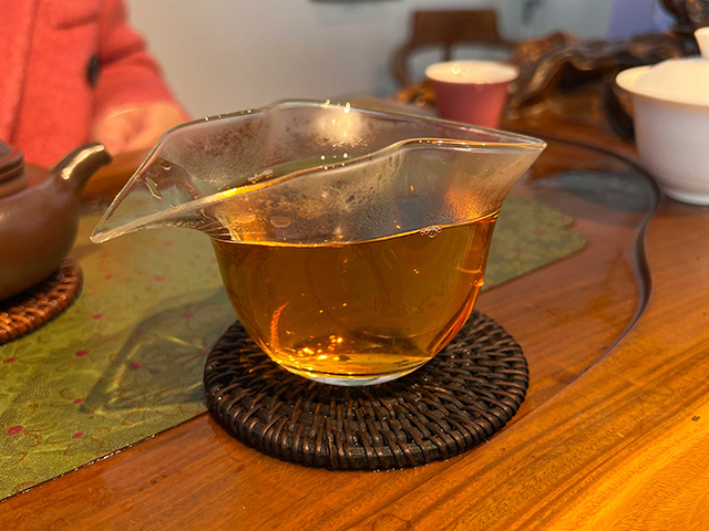 图为1999年甲级易武大绿印青饼