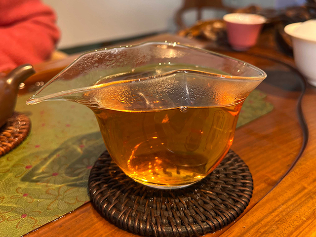 图为1999年甲级易武大绿印青饼