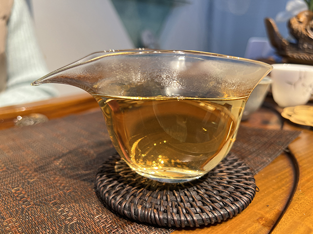 图为1998年红中红青饼