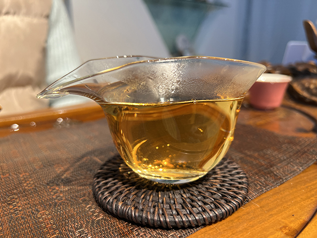 图为1998年红中红青饼