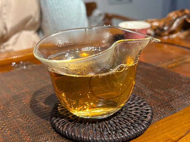 图为1998年红中红青饼