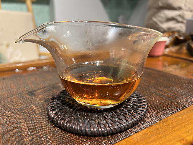 图为1998年红中红青饼