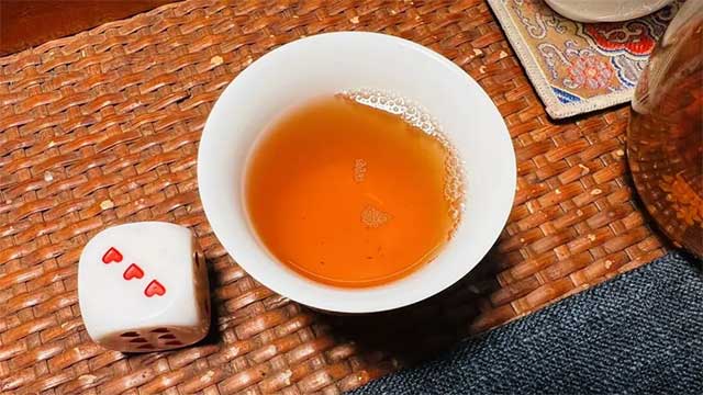 黎明八角亭2008年雅韵青饼