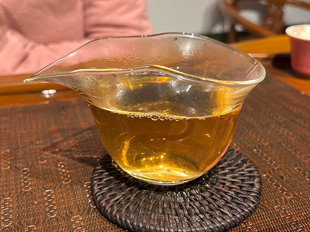 图为紫玉茶厂2006年忙肺古树茶