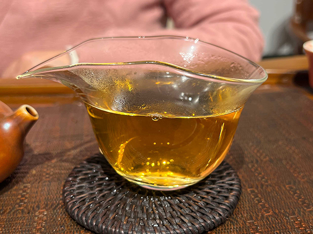 图为紫玉茶厂2006年忙肺古树茶