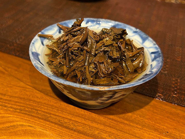 图为紫玉茶厂2006年忙肺古树茶