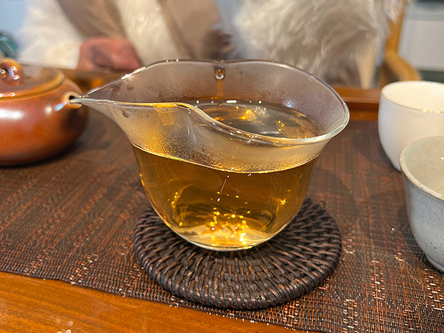 图为2002年班章青饼散块