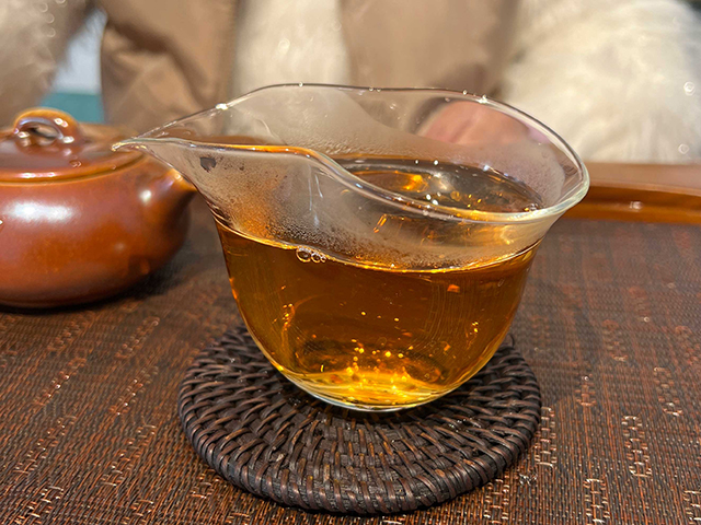 图为2002年班章青饼散块