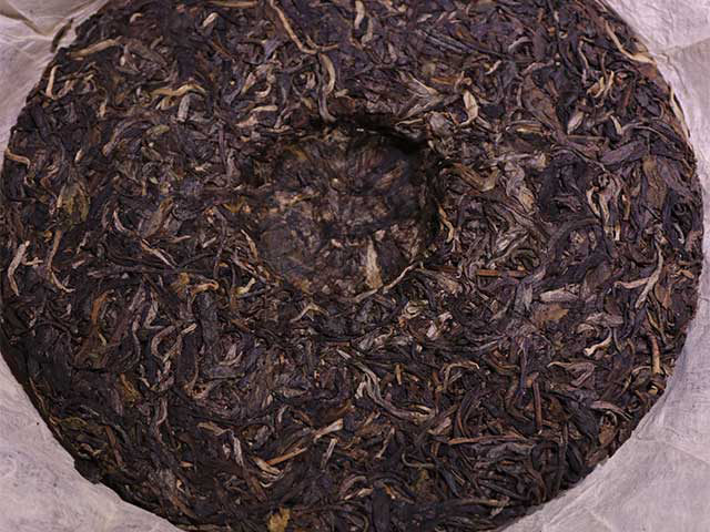 图为2016年班章茶王青饼