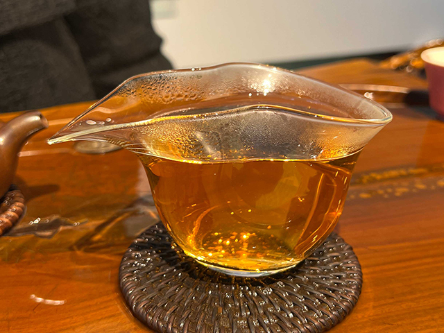 图为2002年班章青饼散块