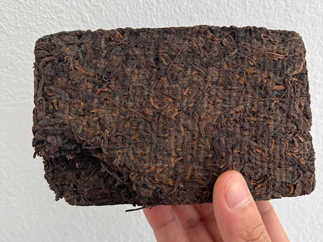 图为勐海茶厂1998年大益咖啡熟砖