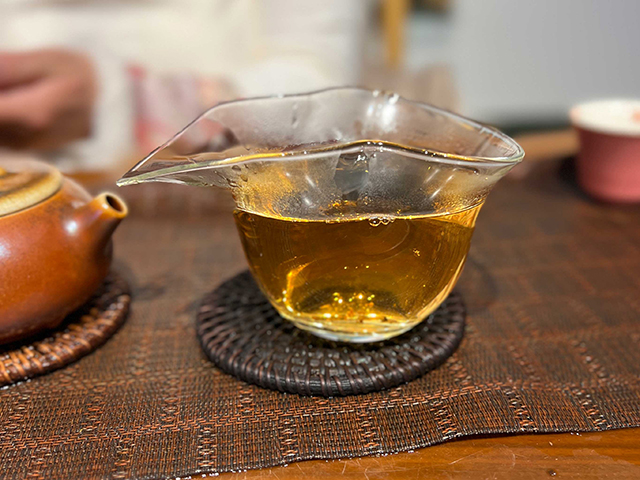 图为2002年班章青饼散块