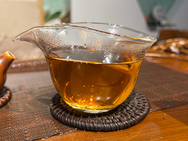 图为2002年班章青饼散块