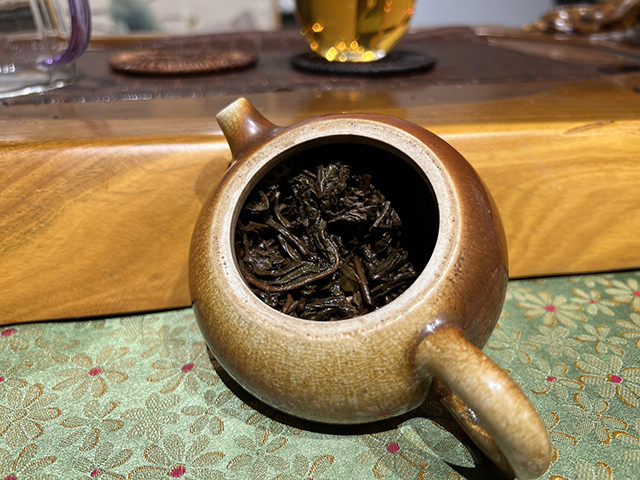 图为2002年班章青饼散块