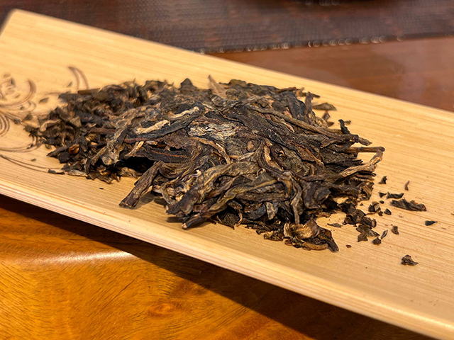 图为私藏茶2006年小户赛古树青饼