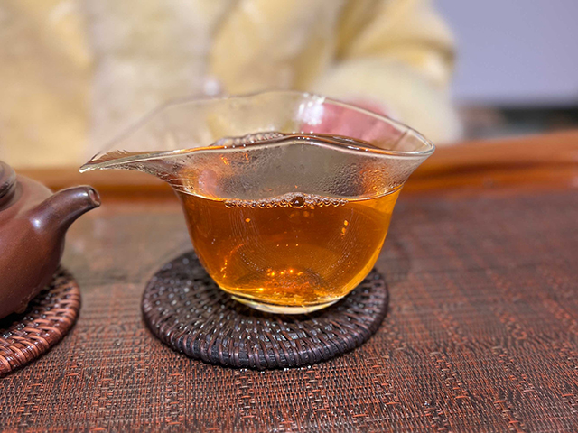 图为2003年班章青饼