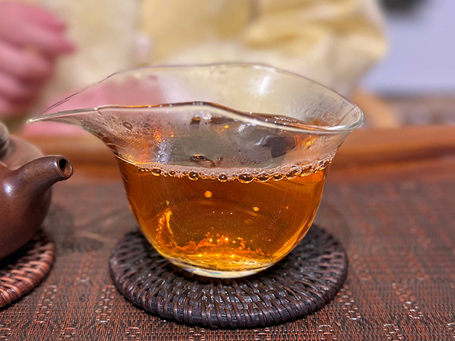 图为2003年班章青饼