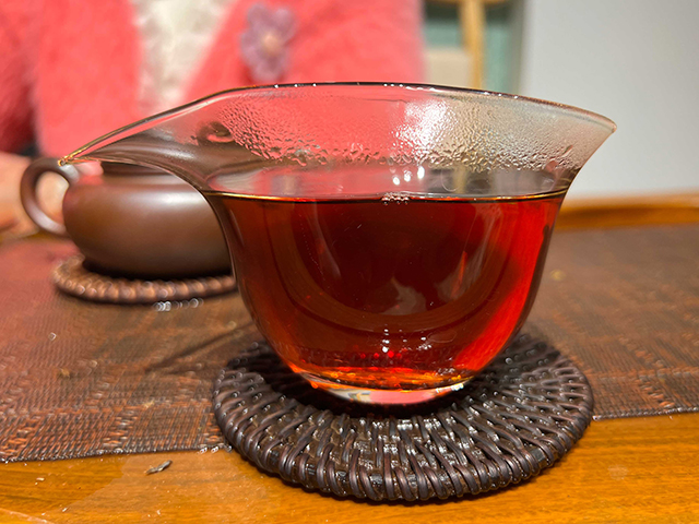 图为70年代那卡竹筒茶