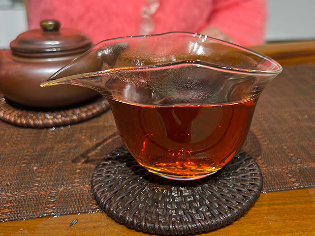 图为70年代那卡竹筒茶