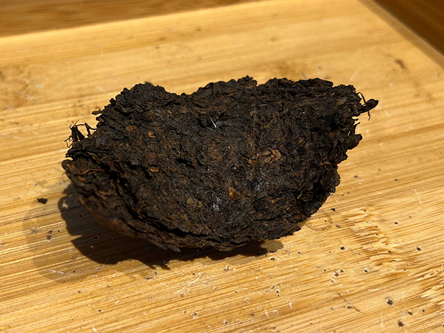 图为土林牌1994年凤凰熟沱