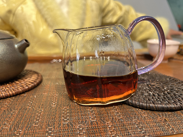 图为土林牌1994年凤凰熟沱