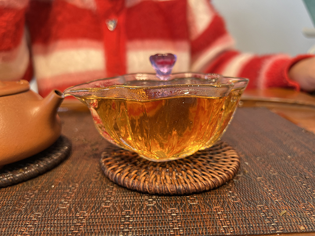 图为1999年甲级易武大绿印青饼