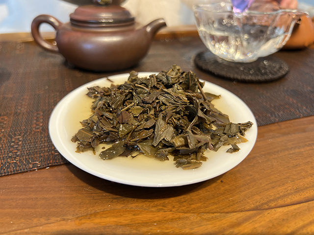 图为土林牌2001年凤凰沱特制青沱