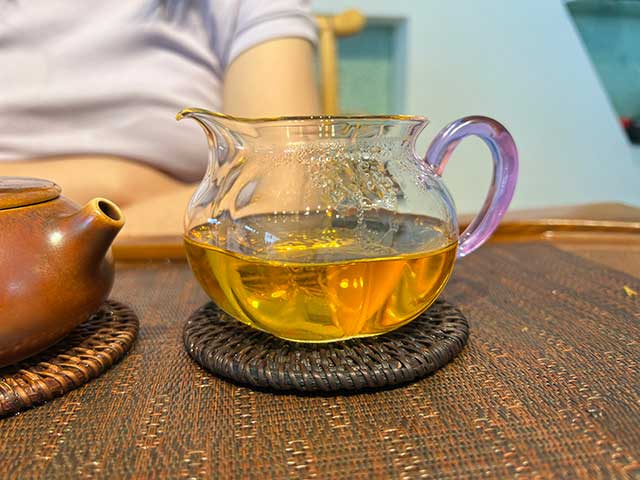 图为1994年401批次7542青饼