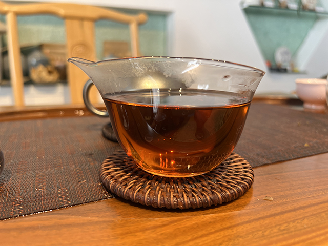 图为土林牌1994年凤凰熟沱