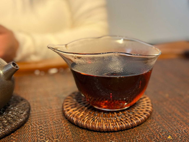 图为土林牌1994年凤凰熟沱